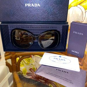 Prada Polarized Sunglasses 🕶